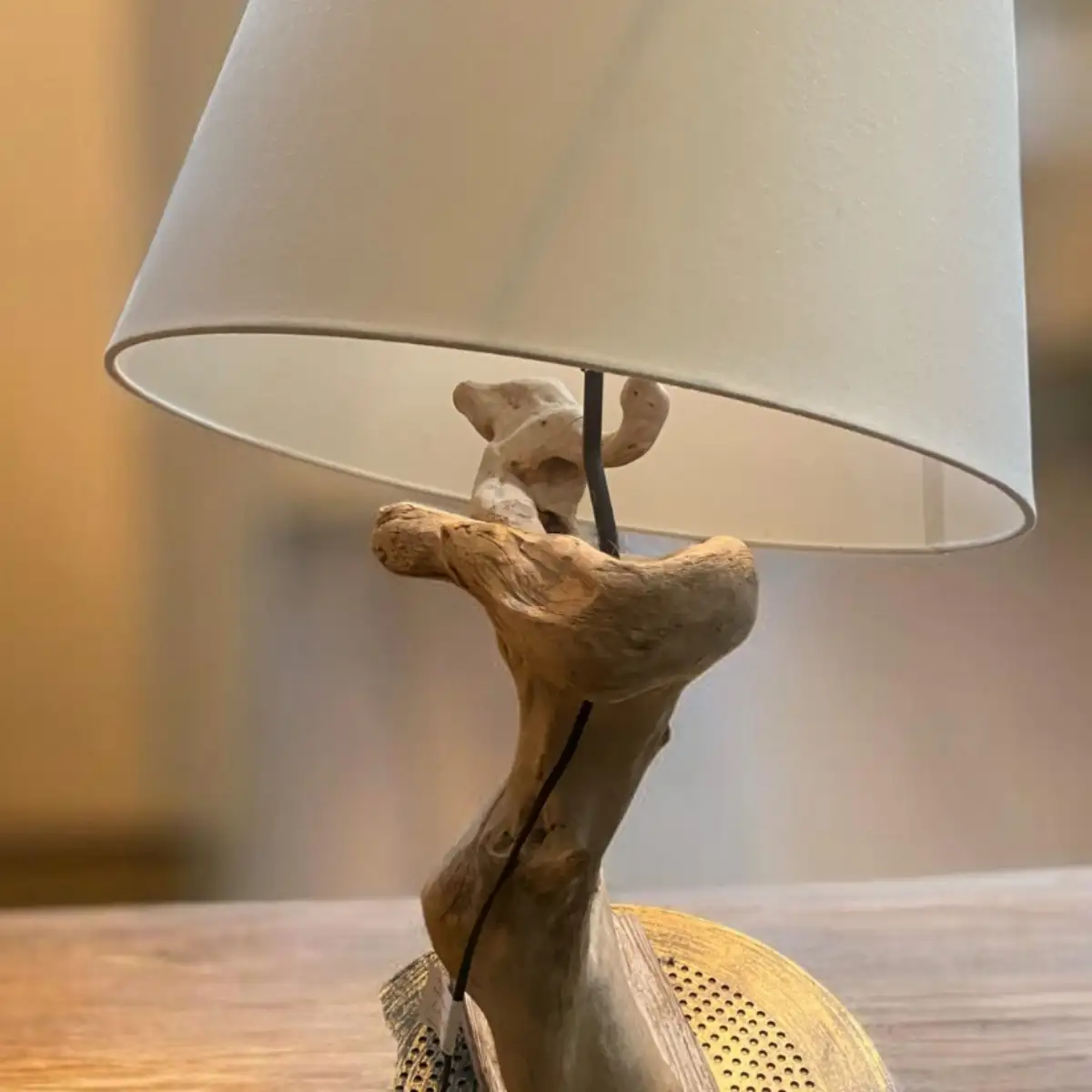 Lampe bois flotté